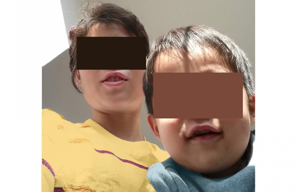 중국 안전 가옥에서 찍은 이태원 씨의 아내와 아들(RFA)