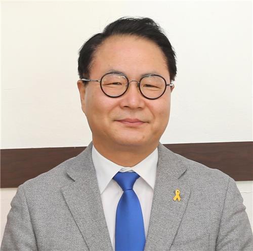 좌피진영 후보로 추대된 송주명 한신대 교수