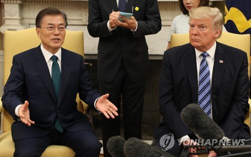 지난 22일(현지시간) 미국의 도널드 트럼프 대통령과 한국의 문재인 대통령이 한미정상회담을 미국 워싱턴 D.C.에서 열렸다.(연합뉴스 제공)