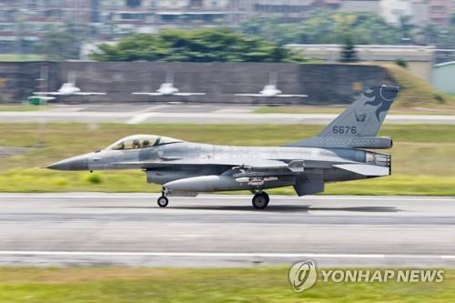 대만 화롄공군기지에 있는 F-16기 [연합뉴스 제공]