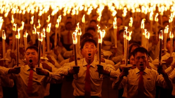 지난 9일 김일성광장에서 열린 북한 정권 수립 70주년 기념 야간 행진(출처:iTV)