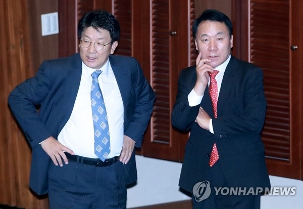 자유한국당 권성동·염동열 의원.(사진=연합뉴스)