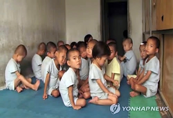 지난 7월 유엔 산하 세계식량계획(WFP)이 공개한 영양실조로 고통받는 북한 어린이들.(자료사진=연합뉴스)