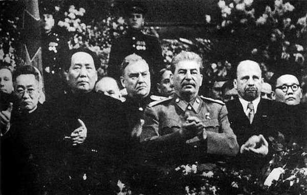 모택동과 스탈린, 1949년 모스크바에서의 첫만남(https://the-educational-blog.quora.com/What-were-Joseph-Stalin-and-Mao-Zedong-s-relations-like-and-what-were-the-USSR-China-s-relations-like)