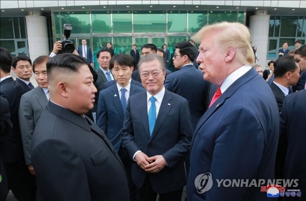문재인 대통령(中), 도널드 트럼프 미국 대통령(右), 북한 김정은. (사진=연합뉴스)