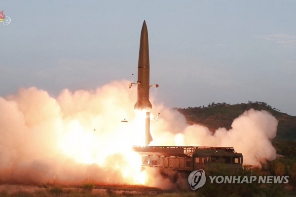 지난 7월 26일 조선중앙TV가 공개한 것으로, 이동식 미사일발사차량(TEL)에서 발사되는 미사일의 모습
