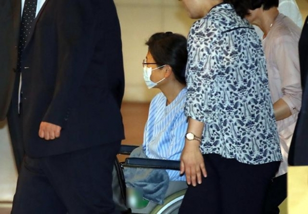 지난 9월16일 수술을 위해 서울성모병원으로 들어가는 박근혜 전 대통령. (사진 = 연합뉴스)