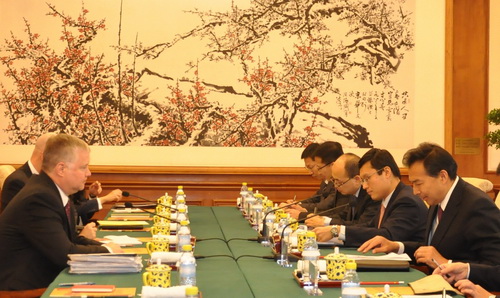 베이징에서 만난 비건 특별대표(왼쪽)와 뤄자오후이 부부장(오른쪽)[중국 외교부 홈페이지]