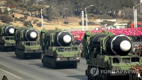 북한 대륙간탄도미사일(ICBM) '화성-15형' [연합뉴스 자료사진]