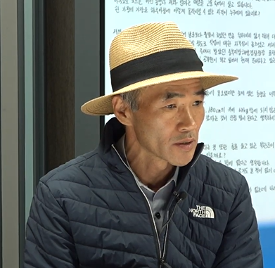 15일 펜앤드마이크에 출연한 북한 피살 공무원 이모 씨의 형 이래진 씨.(사진=펜앤드마이크 유튜브 방송화면 캡처)
