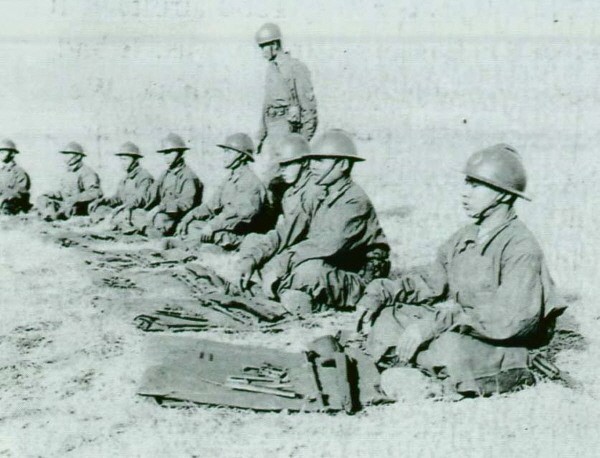 한국전쟁에 파병된 태국군 장병들이 훈련을 받는 모습 [사진=전쟁기념관]