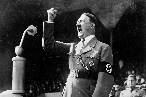 히틀러는 쿠데타로 집권한 것이 아니라 선거를 통해 합법적으로 집권했다. 다만, 그들은 선거 승리를 위해 포퓰리즘과 거친 폭력을 유감없이 활용했다.