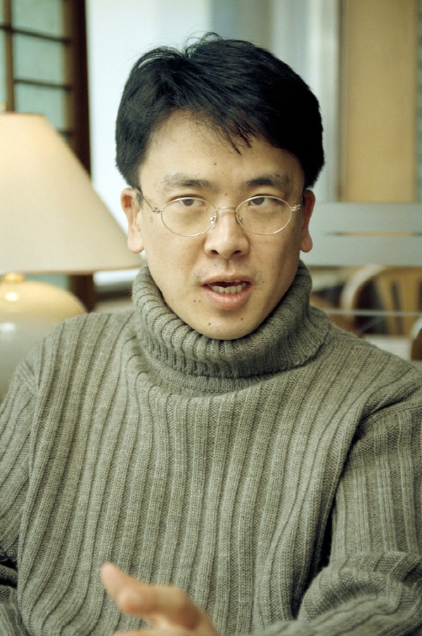 사진은 지난 1996년 2월 16일 연합뉴스와 인터뷰를 갖고 있는 이한영씨.(사진=연합뉴스)
