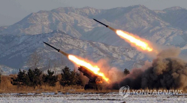 北의 사거리 200㎞이상 탄도미사일 4발 발사 장면, (출처 : 평양통신 등 북한매체 / 사진=연합뉴스)