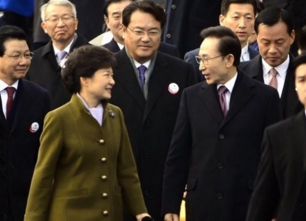 이명박 전 대통령(右), 박근혜 전 대통령. (사진=연합뉴스)
