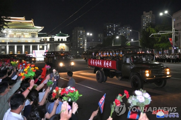 작년 9월 북한 정권수립 73주년 경축 민간 및 안전무력 열병식 당시 사진. [연합뉴스 자료사진]