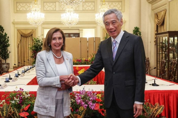펠로시 의장과 리셴룽 싱가포르 총리가 1일 회담을 가졌다. [사진=월스트리트저널]