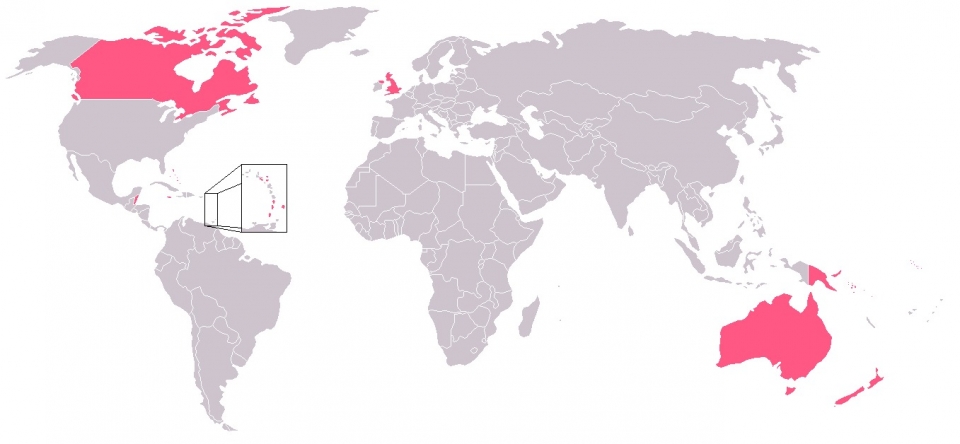 '영연방왕국'을 나타낸 지도. 카리브 해 인근 국가들은 소국이지만 호주, 캐나다, 뉴질랜드는 영국에게 있어 가장 중요한 동시에 미국에게도 핵심 동맹국들이다. 이들로 인해 영국의 국제적 위상이 유지되기도 한단 평가다.