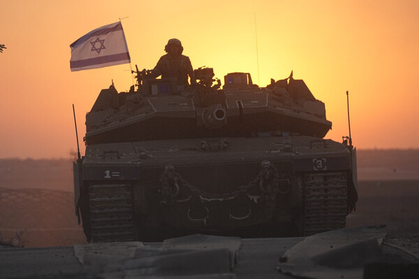 가자지구 향하는 이스라엘군 탱크. [AP연합]