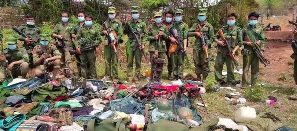 미얀마민족민주주의동맹군(MNDAA)과 타앙민족해방군(TNLA). [이라와디 사이트 캡처]