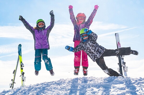 지난 2월 휘닉스 스노우파크에서 열렸던 '제1회 어린이 스키대회'. [휘닉스 스노우파크 제공] 