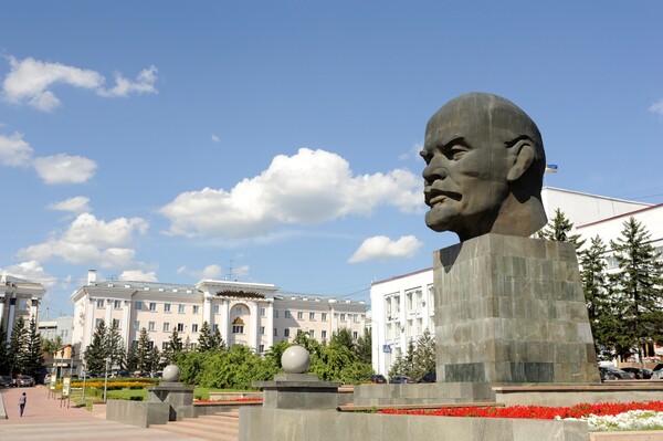 러시아 울란우데에 있는, '공산당선언'의 ‘가르침’을 행동으로 옮겨 러시아혁명을 성공으로 이끈 레닌의 두상.