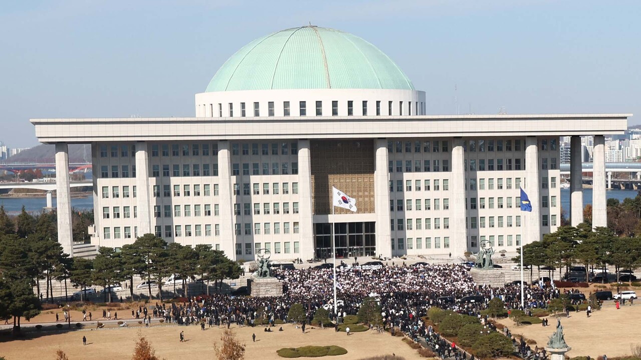 국회 앞 계엄령 후폭풍.2024-12-04 (사진=연합뉴스tv)