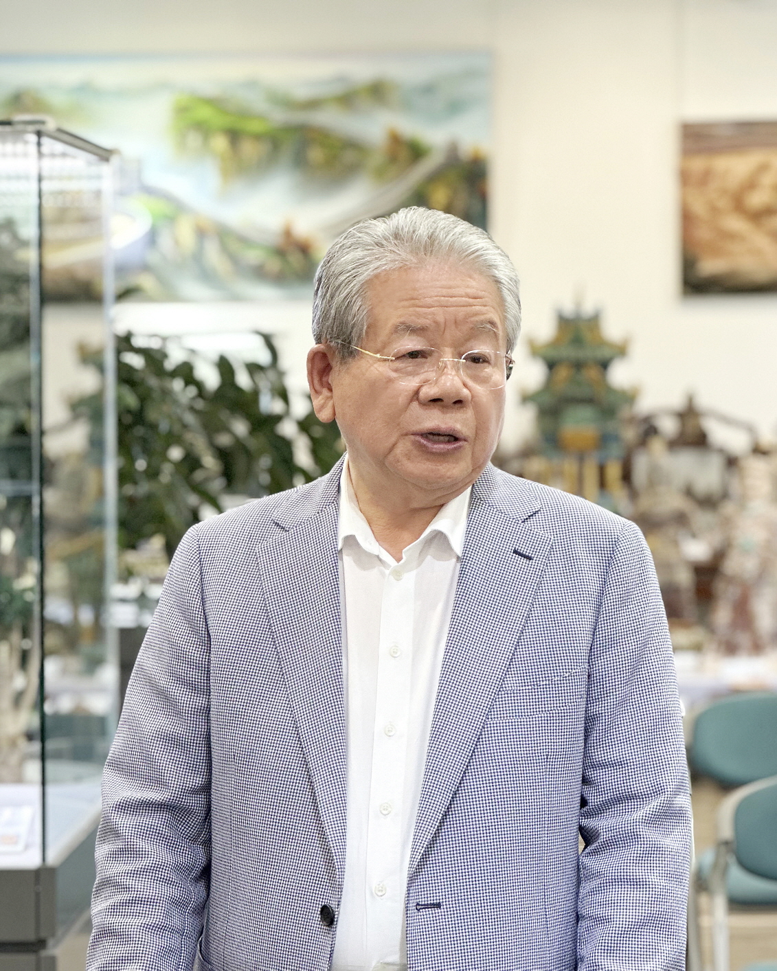 증도가자 소장인 김종춘 다보성갤러리 회장. 