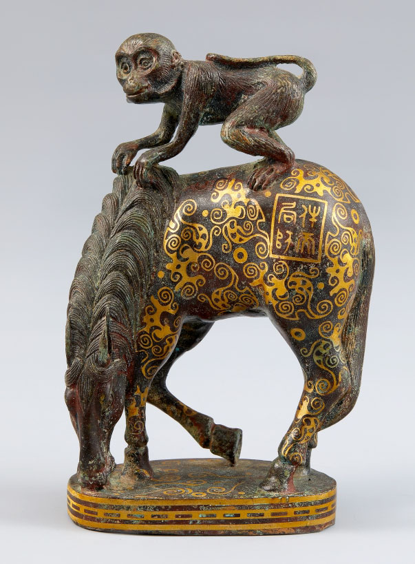 춘추전국 청동 금상감 마상봉후상, BC770~BC221, 청동에 금상감, 21.3×11.5cm.