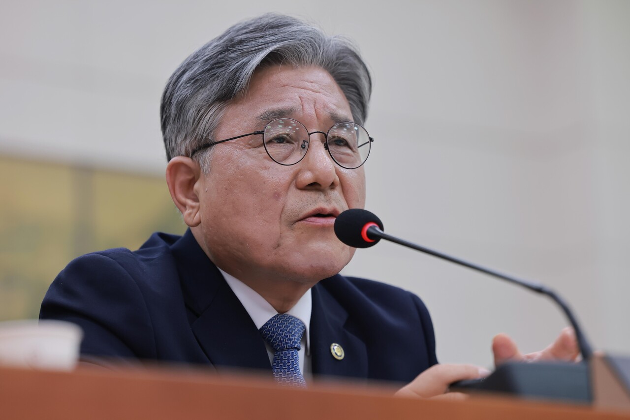 허민 국가유산청장이 8일 국회 문화체육관광위원회에서 열린 국가유산청에 대한 국정감사에서 문체위원 질의에 답하고 있다. /연합뉴스