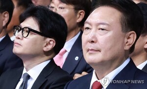 <b>한동훈</b>에 입연 <b>권성동</b> "여사 <b>문자</b>에 착오 인정하고 사과할 때"