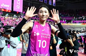 배구전설이자 신임<b>감독</b> <b>김연경</b>, 18일 흥국생명 홈경기서 <b>은퇴식</b>