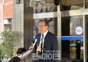<b>김석준</b> 부산교육감, '북 찬양<b>교사</b>' <b>특채 의혹</b> '전면 부인'