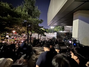 [로렌스 펙의 자유전선] 외신기자마저 김어준 맹신하는 나라...한미언론... - 뉴스 썸네일 이미지
